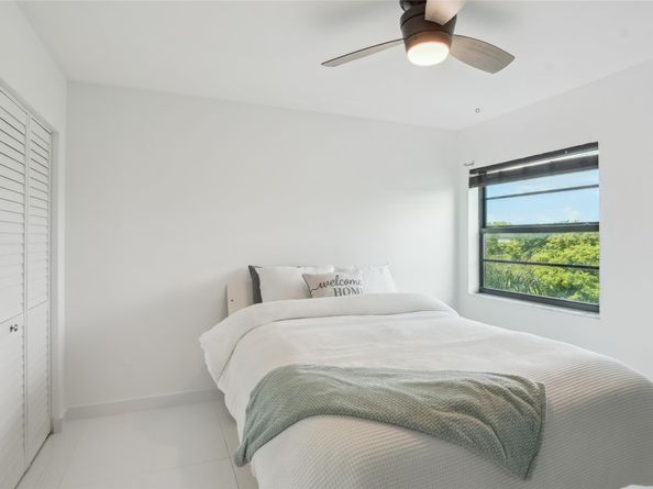 2205 S Cypress Bend Dr 501, Pompano Beach FL 33069