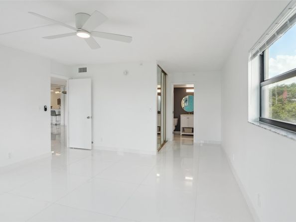 2205 S Cypress Bend Dr 501, Pompano Beach FL 33069