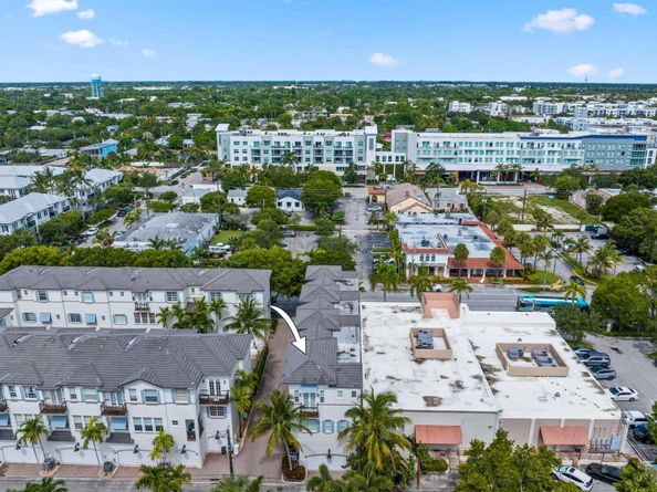 285 SE 6th Avenue I, Delray Beach FL 33483