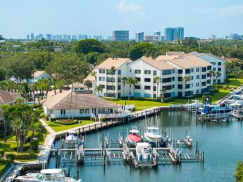 827 Oak Harbour Drive