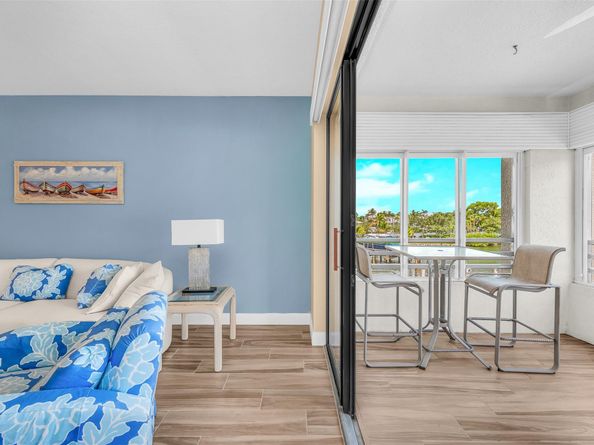 827 Oak Harbour Drive 827, Juno Beach FL 33408