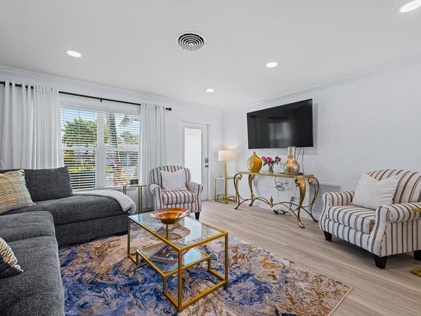 1741 NW 39th Street, Oakland Park FL 33309