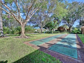 6033 Coral Lake Dr 6033, Margate FL 33063