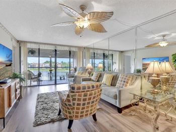 6033 Coral Lake Dr