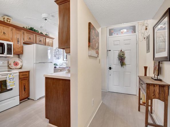 6033 Coral Lake Dr 6033, Margate FL 33063
