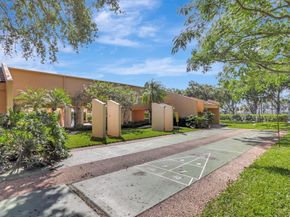 6033 Coral Lake Dr 6033, Margate FL 33063