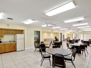 6033 Coral Lake Dr 6033, Margate FL 33063
