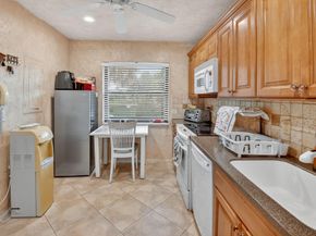 21669 Tall Palm Cir 1B, Boca Raton FL 33433