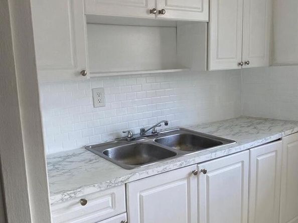 630 84th Street 28, Miami Beach FL 33141