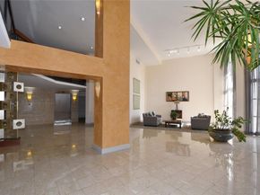 400 Leslie Dr. 419, Hallandale Beach FL 33009