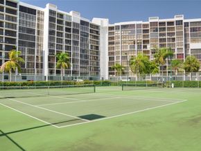 400 Leslie Dr. 419, Hallandale Beach FL 33009