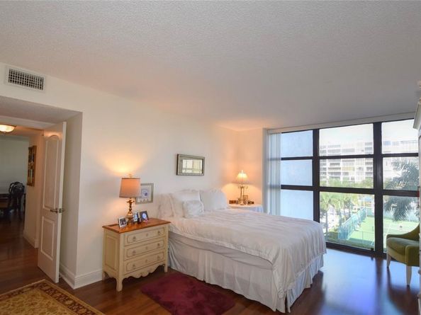 400 Leslie Dr. 419, Hallandale Beach FL 33009