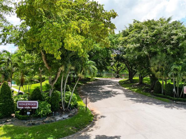 9135A SW 20th Pl, Davie FL 33324
