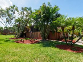 9135A SW 20th Pl, Davie FL 33324