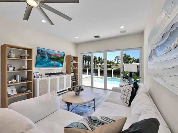 268 SE 4 Avenue, Pompano Beach FL 33060