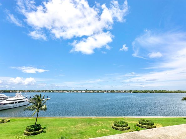 134 Lakeshore Drive 416, North Palm Beach FL 33408