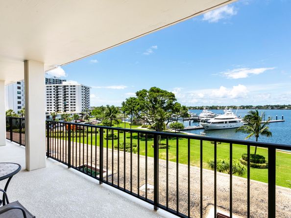 134 Lakeshore Drive 416, North Palm Beach FL 33408