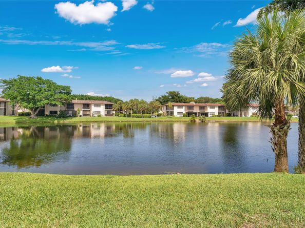 21386 Juego Cir 10C, Boca Raton FL 33433