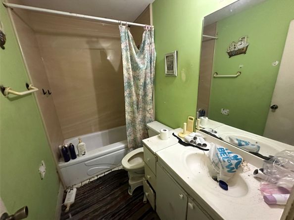 18476 NW 52nd Path, Miami Gardens FL 33055