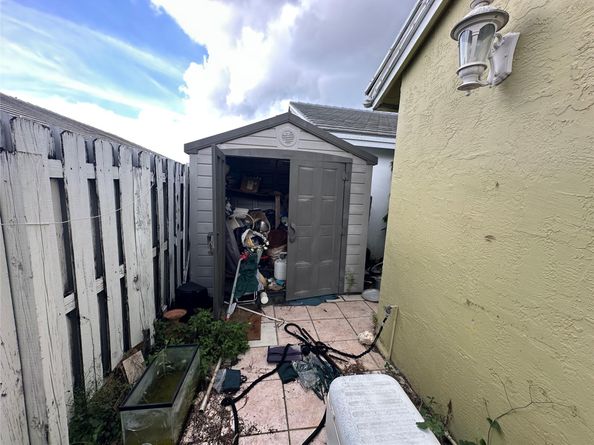 18476 NW 52nd Path, Miami Gardens FL 33055