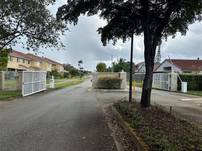 18476 NW 52nd Path, Miami Gardens FL 33055