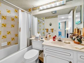 9511 N Hollybrook Lake Dr 207, Pembroke Pines FL 33025