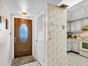 9511 N Hollybrook Lake Dr 207, Pembroke Pines FL 33025