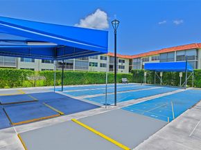 9511 N Hollybrook Lake Dr 207, Pembroke Pines FL 33025