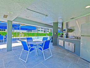 9511 N Hollybrook Lake Dr 207, Pembroke Pines FL 33025