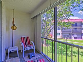 9511 N Hollybrook Lake Dr 207, Pembroke Pines FL 33025