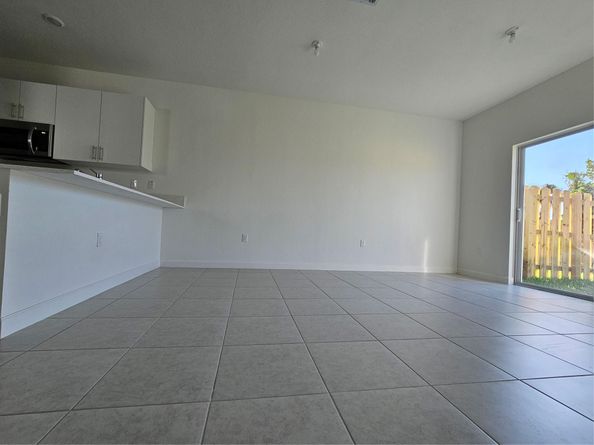 12028 NW 46th St, Coral Springs FL 33076