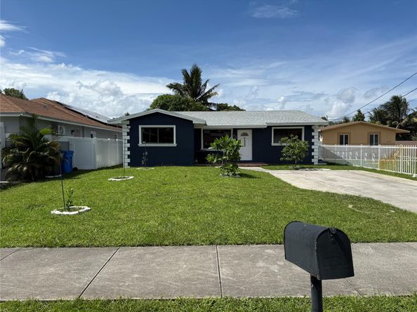 5101 SW 24th St, West Park FL 33023