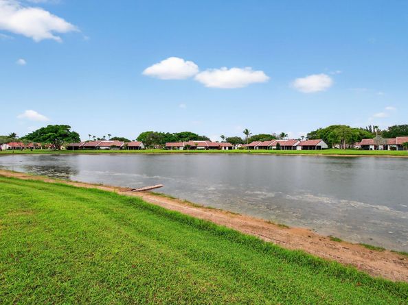 5707 Parkwalk Circle E, Boynton Beach FL 33472
