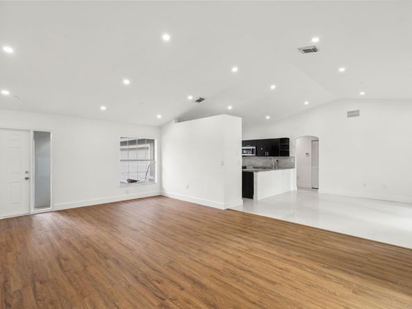 1811 SW 124th Way, Miramar FL 33027