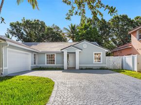 1811 SW 124th Way, Miramar FL 33027