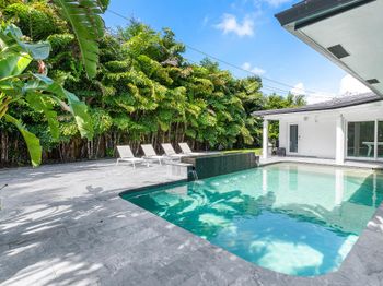960 SW 18th Street