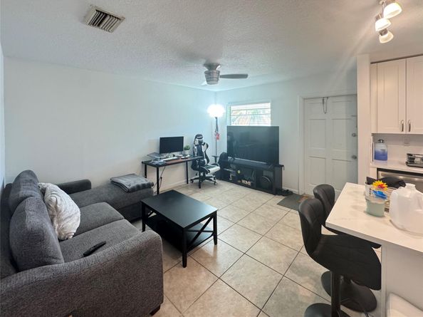 151 SW 15th St, Pompano Beach FL 33060