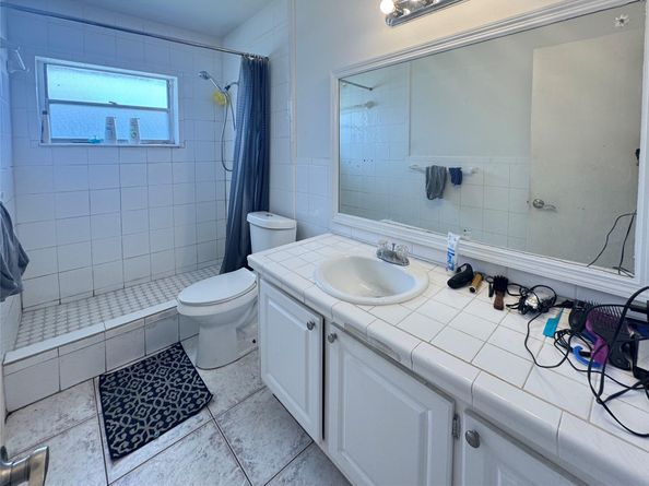 151 SW 15th St, Pompano Beach FL 33060