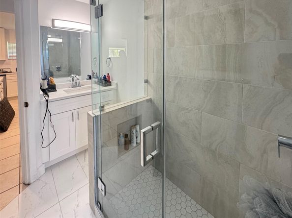 151 SW 15th St, Pompano Beach FL 33060