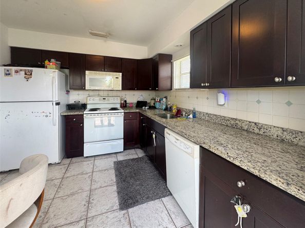 151 SW 15th St, Pompano Beach FL 33060