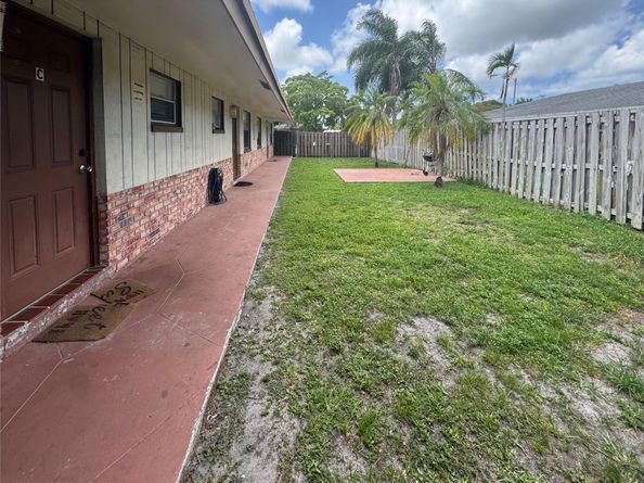 151 SW 15th St, Pompano Beach FL 33060
