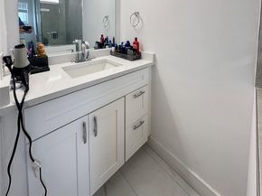 151 SW 15th St, Pompano Beach FL 33060