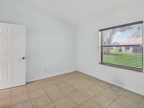 73 Via De Casas Norte, Boynton Beach FL 33426