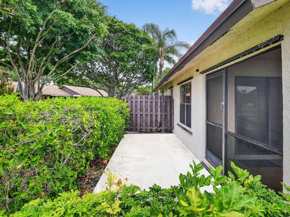 73 Via De Casas Norte, Boynton Beach FL 33426
