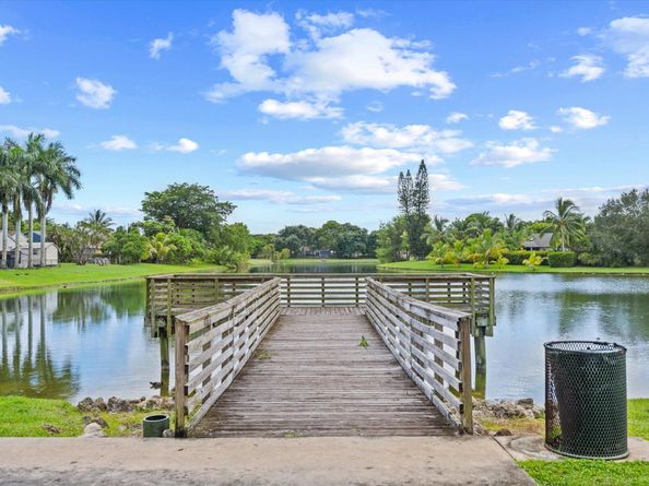 1172 Grandview Circle, Royal Palm Beach FL 33411