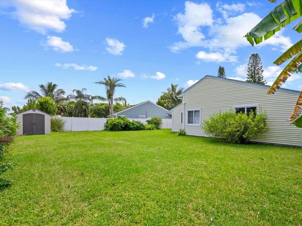 1172 Grandview Circle, Royal Palm Beach FL 33411