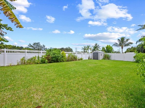 1172 Grandview Circle, Royal Palm Beach FL 33411