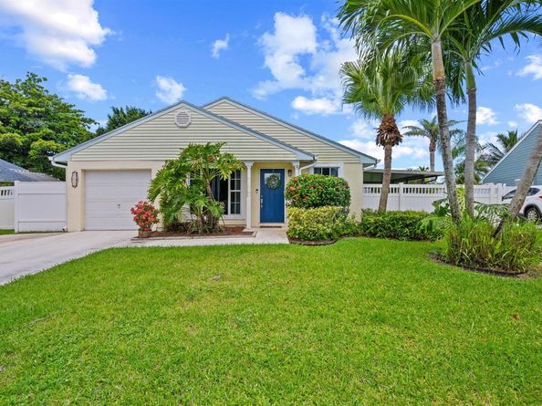 1172 Grandview Circle, Royal Palm Beach FL 33411