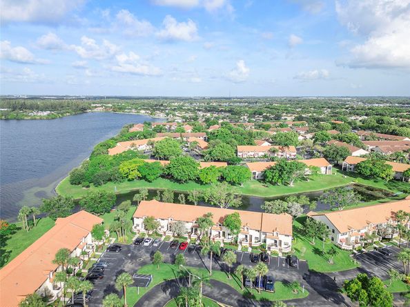 408 Republic Ct 408, Deerfield Beach FL 33442