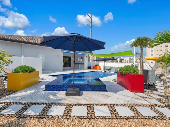 238 SE 2nd Ter, Dania Beach FL 33004